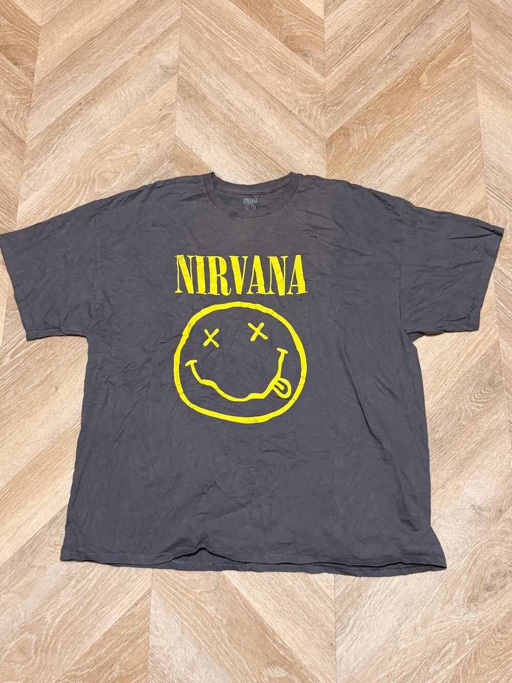 Nirvana Smiley Face Charcoal Gray Graphic Band Tee 2XL Grunge Rock